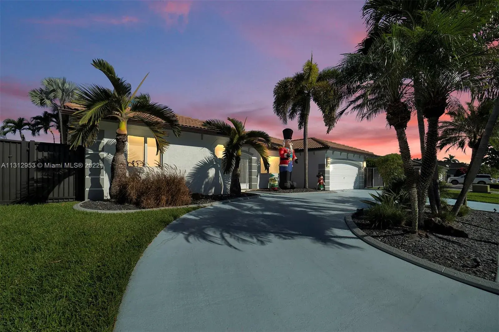 13261 SW 204th St, Miami FL 33177