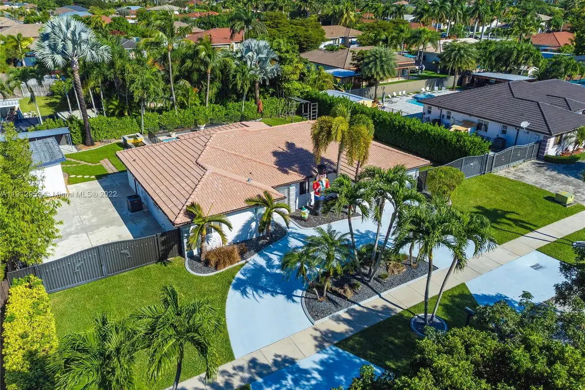 13261 SW 204th St, Miami FL 33177