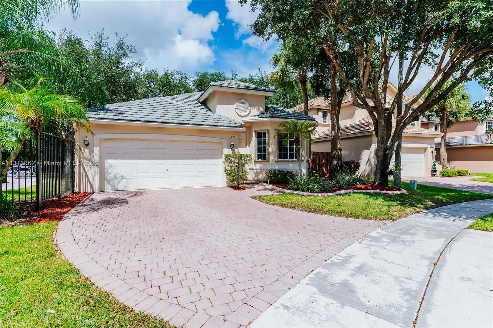 1870 NW 100th Way, Pembroke Pines FL 33024 photo 2