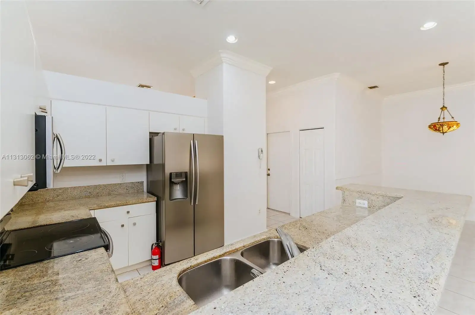 1870 NW 100th Way, Pembroke Pines FL 33024 photo 4