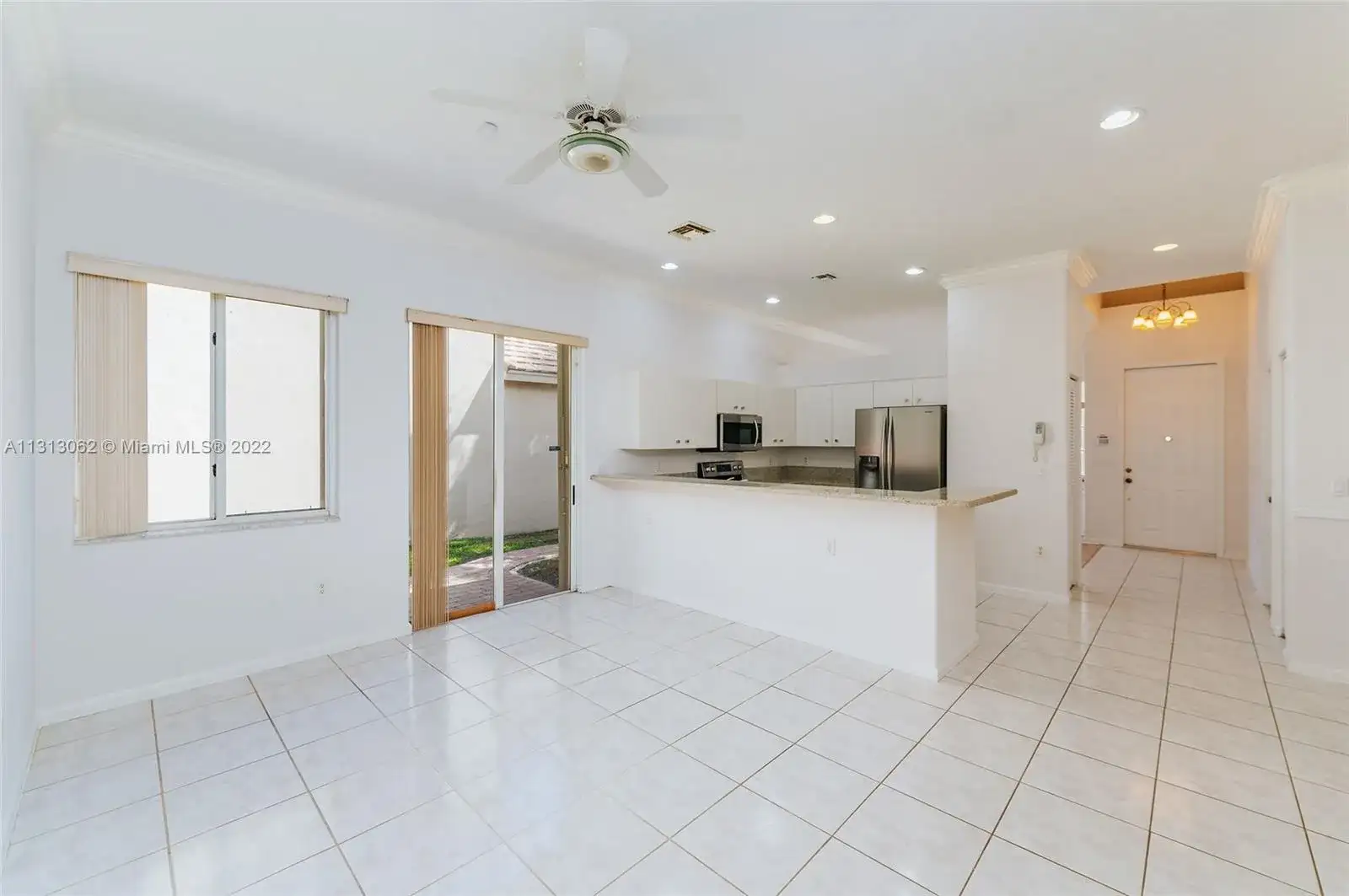 1870 NW 100th Way, Pembroke Pines FL 33024 photo 5