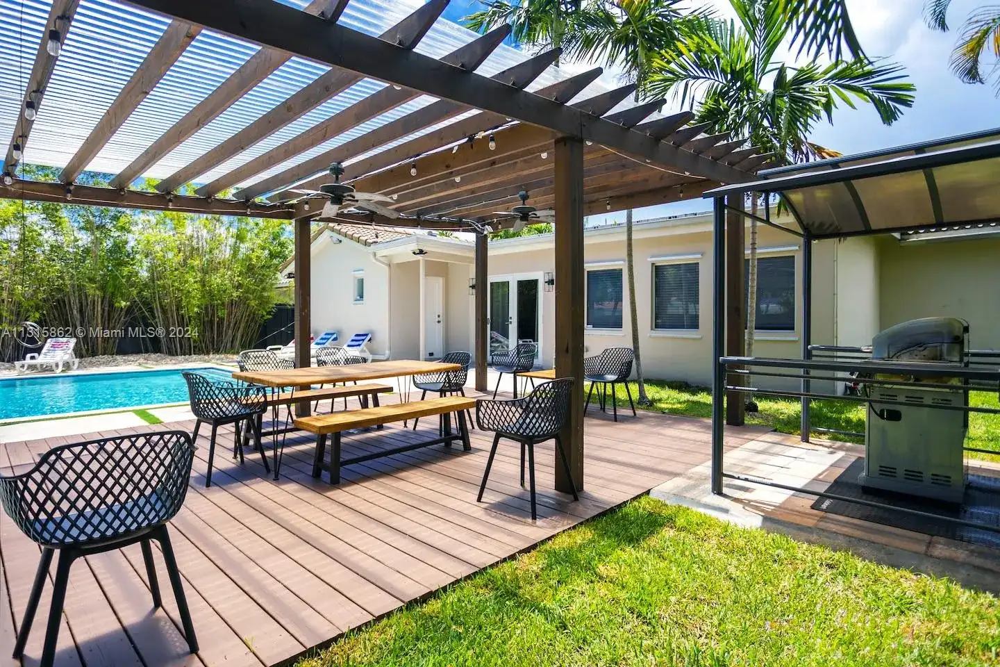 1307 Rodman St, Hollywood FL 33019 photo 4
