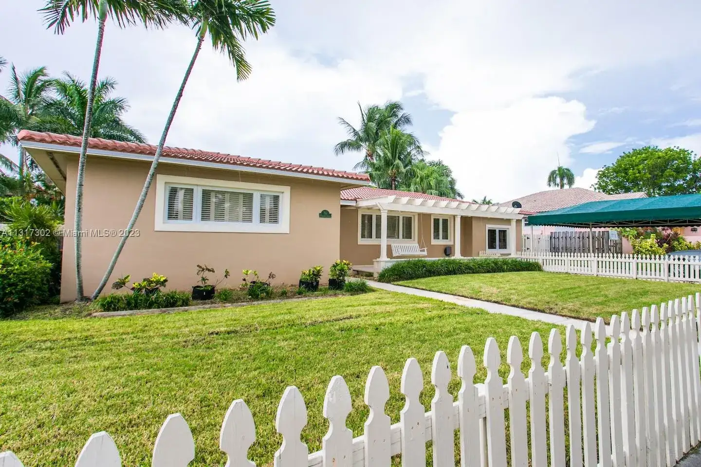 714 Harrison St, Hollywood FL 33019 photo 5