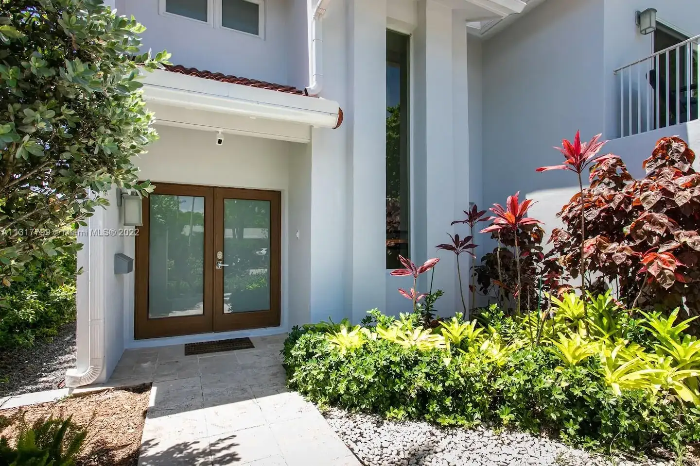 1022 Adams St, Hollywood FL 33019 photo 2