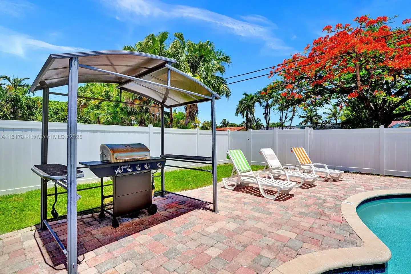 1301 Rodman St, Hollywood FL 33019 photo 4