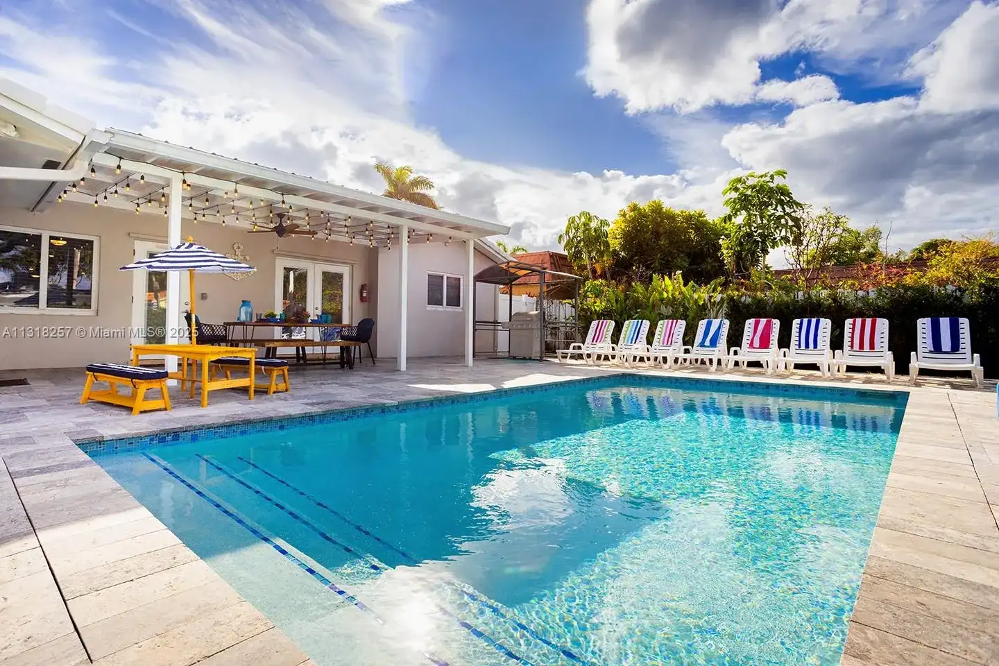 833 Washington St, Hollywood FL 33019 photo 2