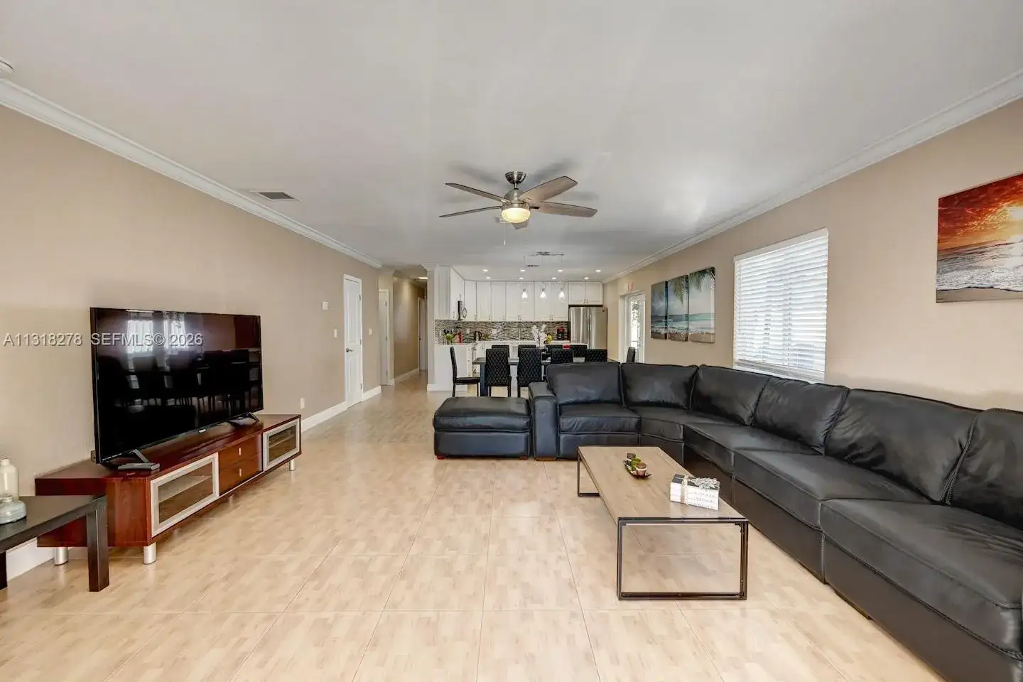 825 Harrison St, Hollywood FL 33019 photo 4