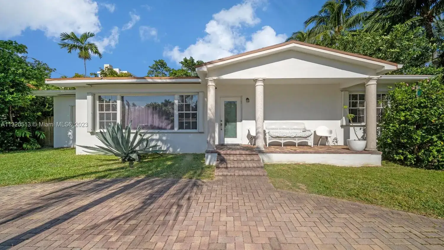 225 191st Ter, Sunny Isles Beach FL 33160 photo 2