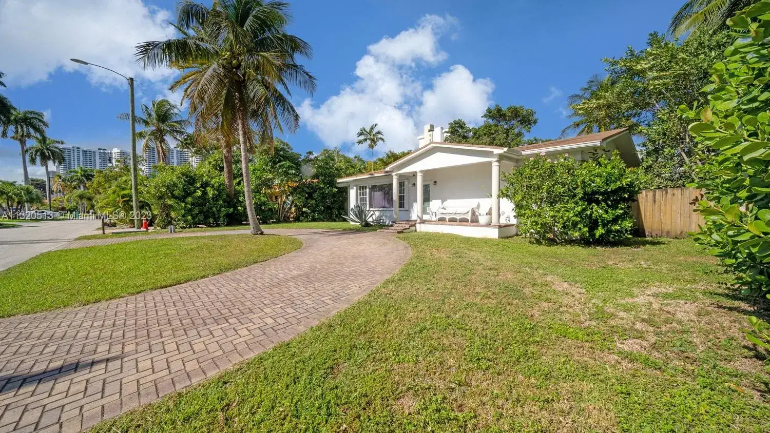 225 191st Ter, Sunny Isles Beach FL 33160 photo 4