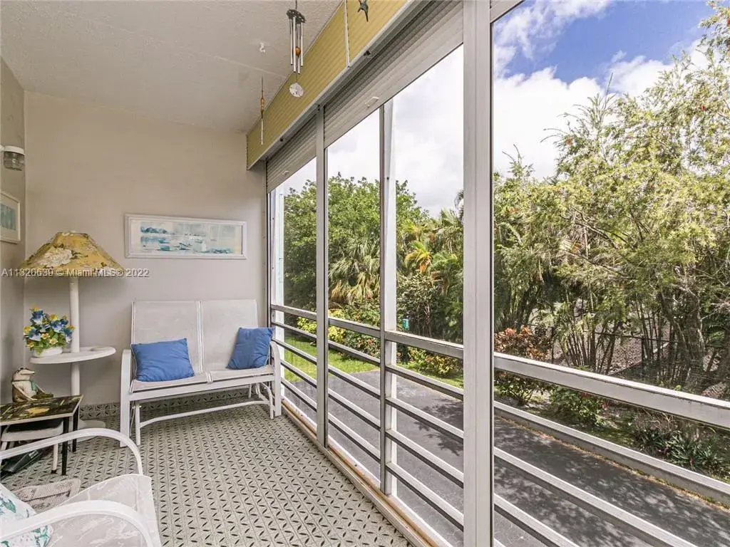 700 NE 14th Ave # 204, Hallandale Beach FL 33009