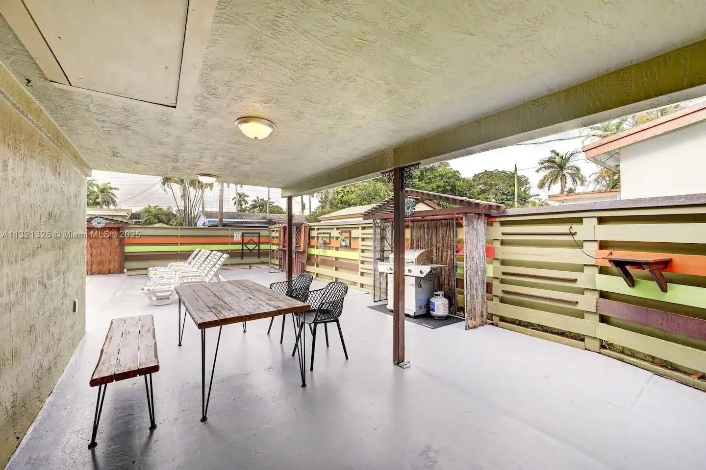 1020 N 13th Ter, Hollywood FL 33019 photo 4