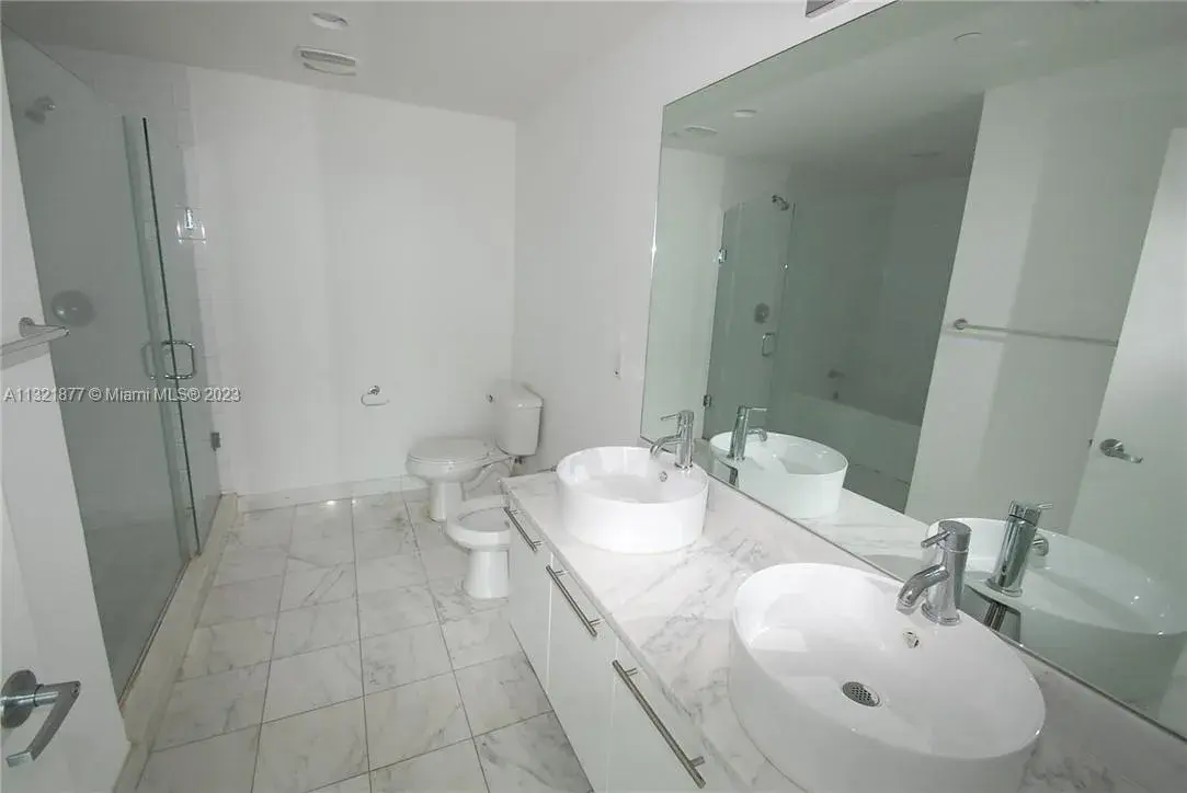 888 Biscayne Blvd # 1704, Miami FL 33132