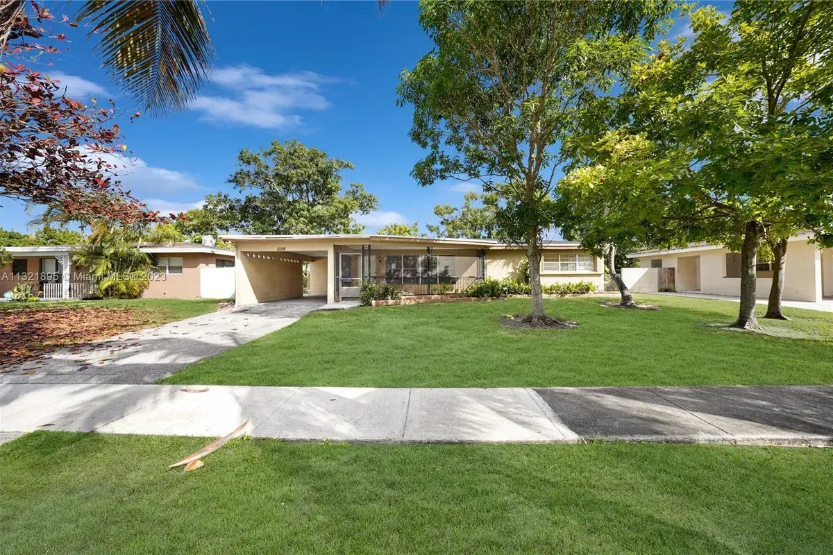 1028 Long Island Ave, Fort Lauderdale FL 33312