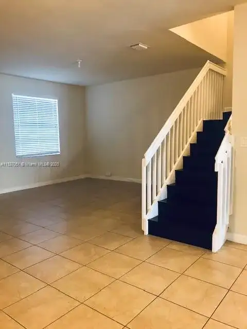 8882 W 35th Ln, Hialeah FL 33018 photo 4