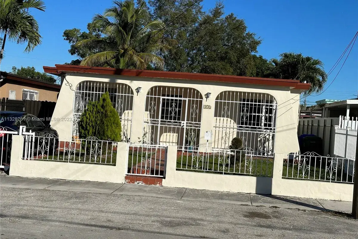 371 NW 59th Ct, Miami FL 33126