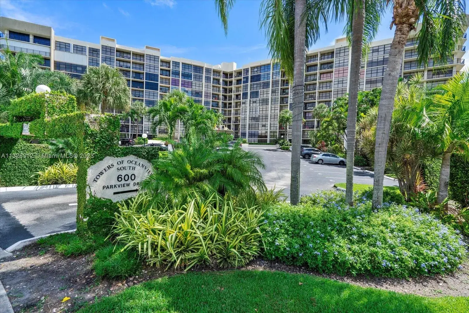 600 Parkview Dr # 1031, Hallandale Beach FL 33009