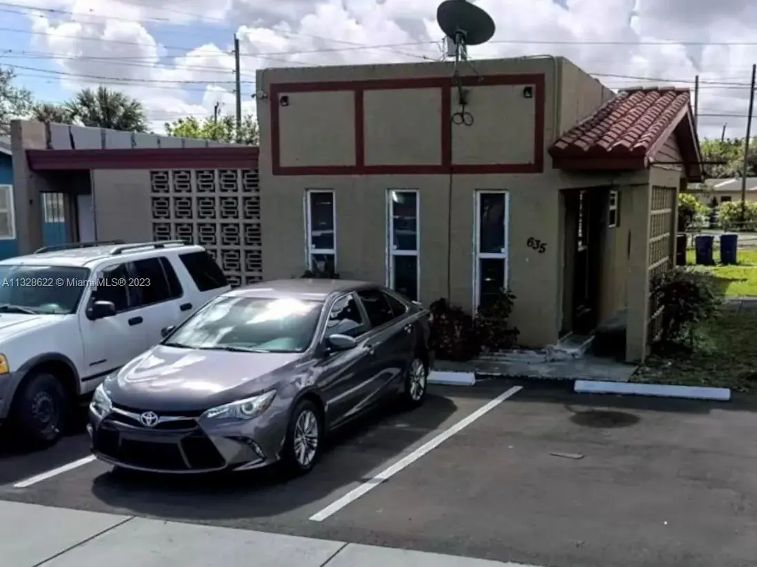 635 NW 22nd Rd, Fort Lauderdale FL 33311