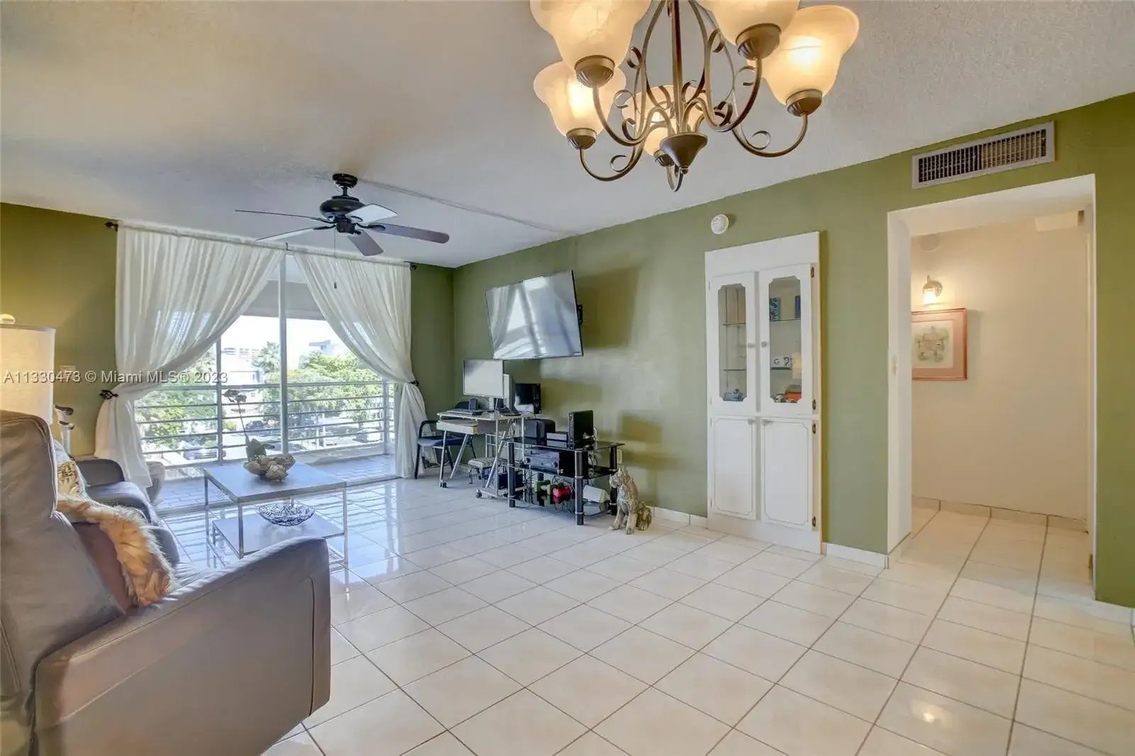 3849 NE 169th St # 412, North Miami Beach FL 33160 photo 4