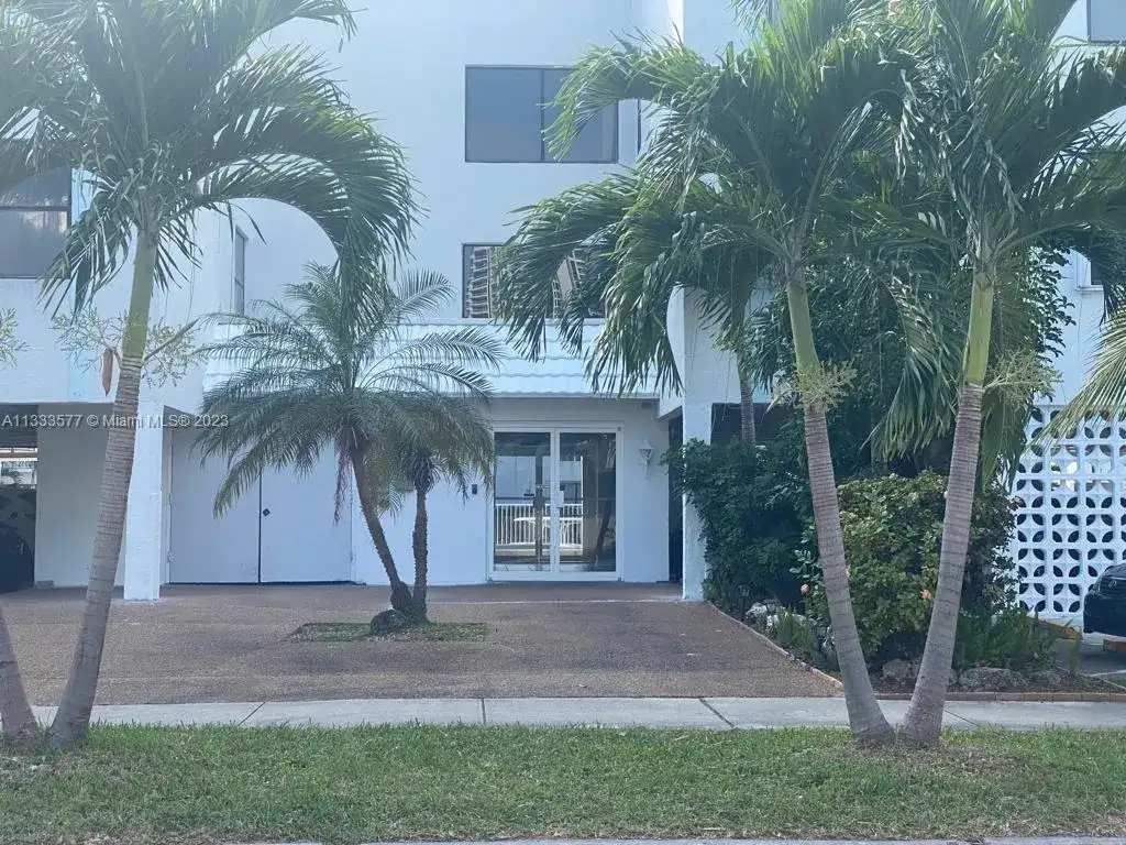 3702 NE 171st St # 18, North Miami Beach FL 33160 photo 4