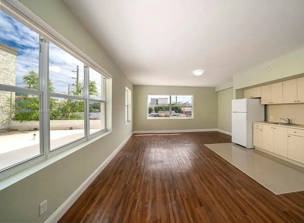 804 NW 21st Ter, Miami FL 33127 photo 2