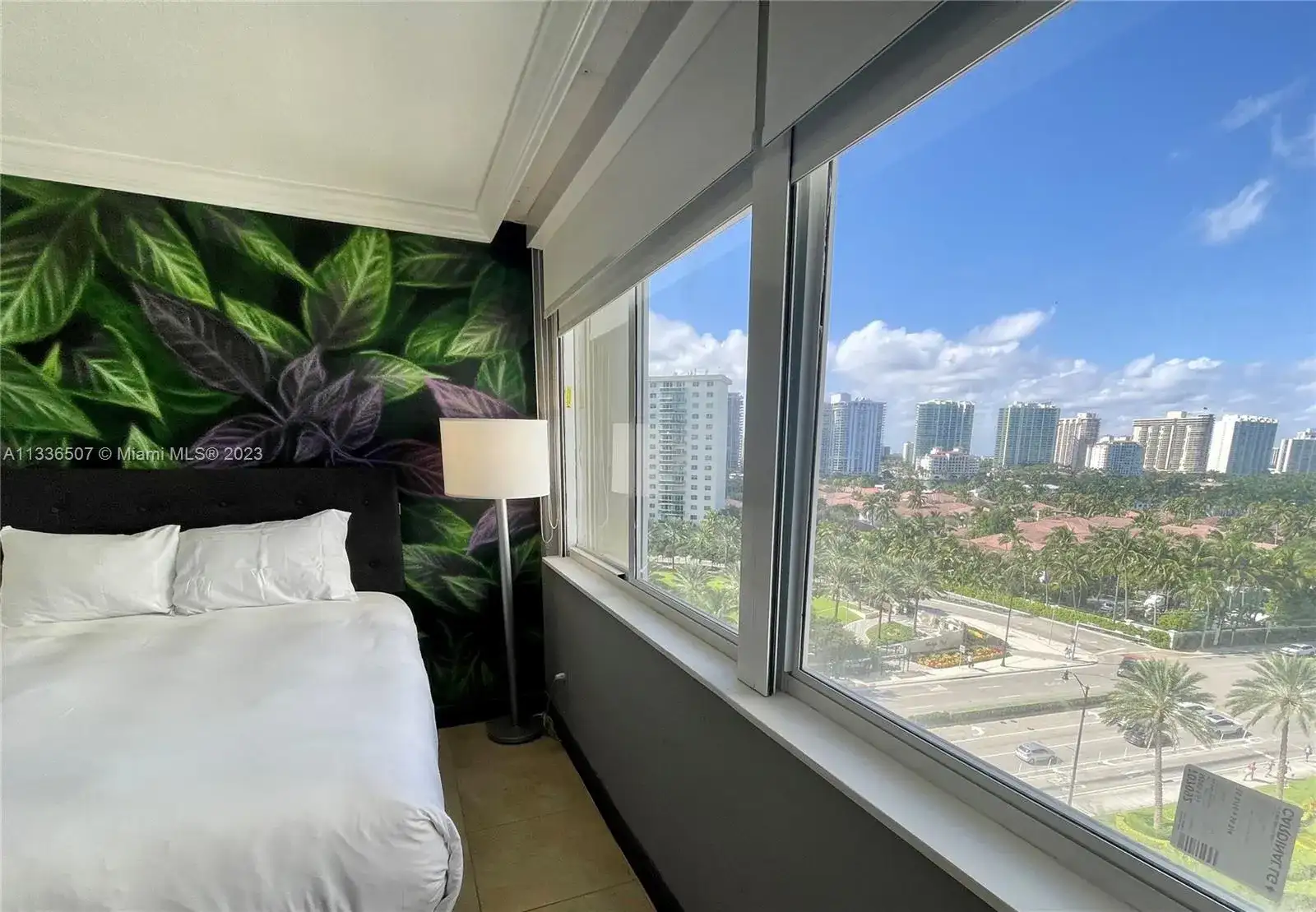 19201 Collins Ave # 827, Sunny Isles Beach FL 33160 photo 4