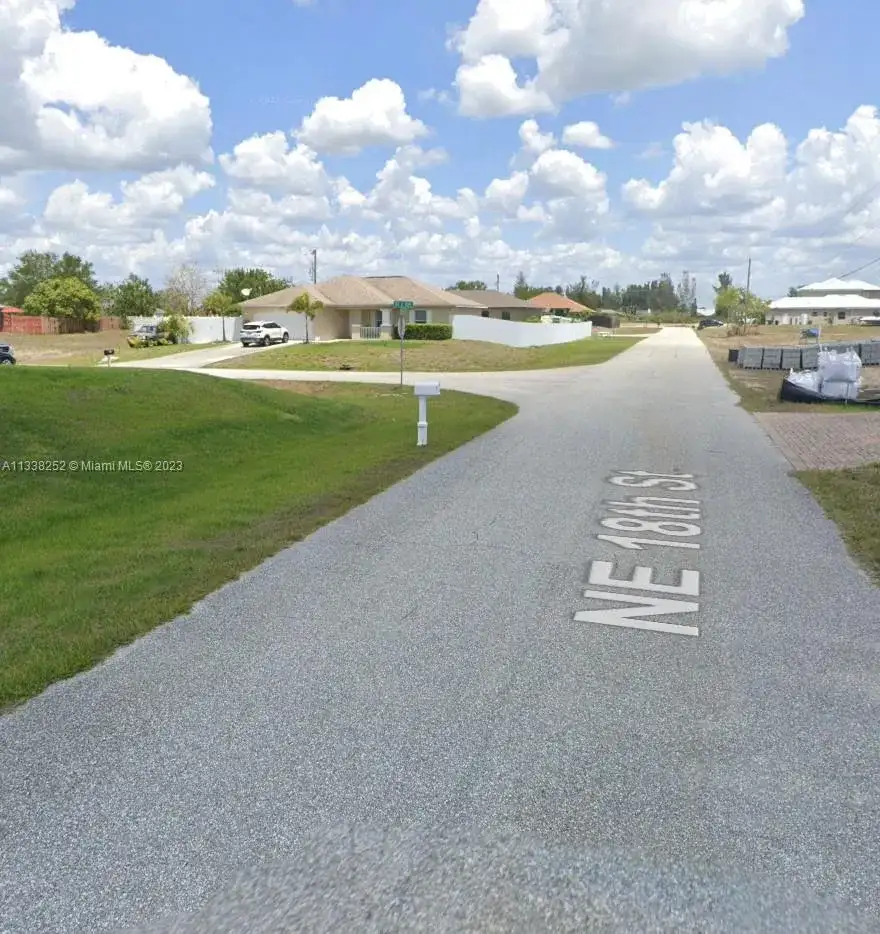 124 NE 18TH ST, Cape Coral FL 33909 photo 2