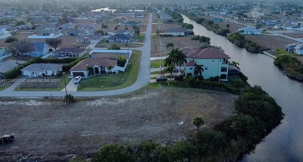 124 NE 18TH ST, Cape Coral FL 33909 photo 5