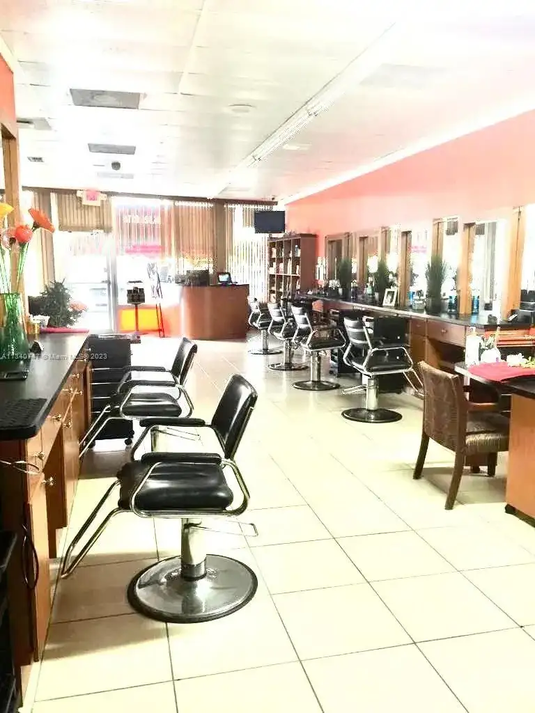 5360 palm ave, Hialeah FL 33012 photo 2