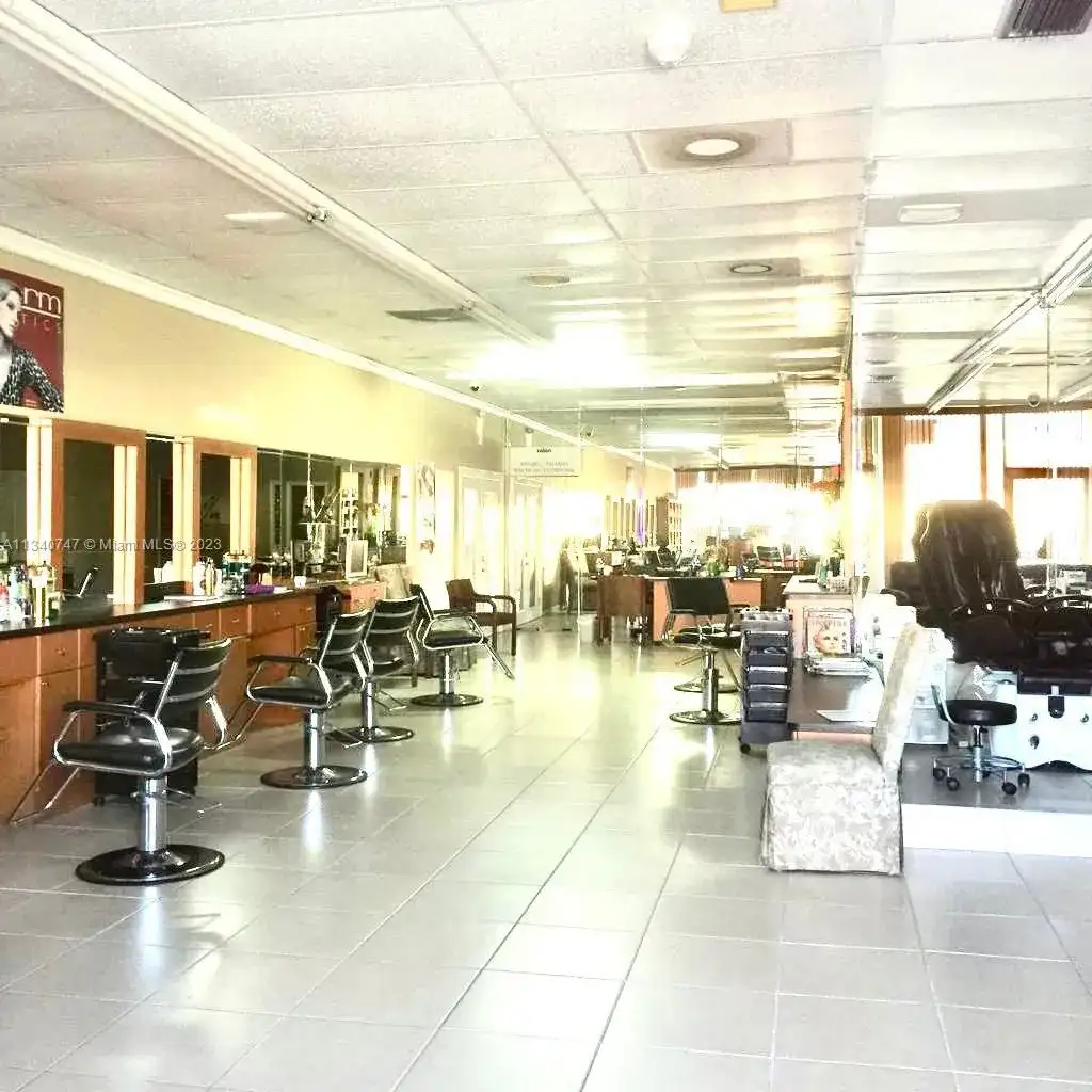 5360 palm ave, Hialeah FL 33012 photo 4
