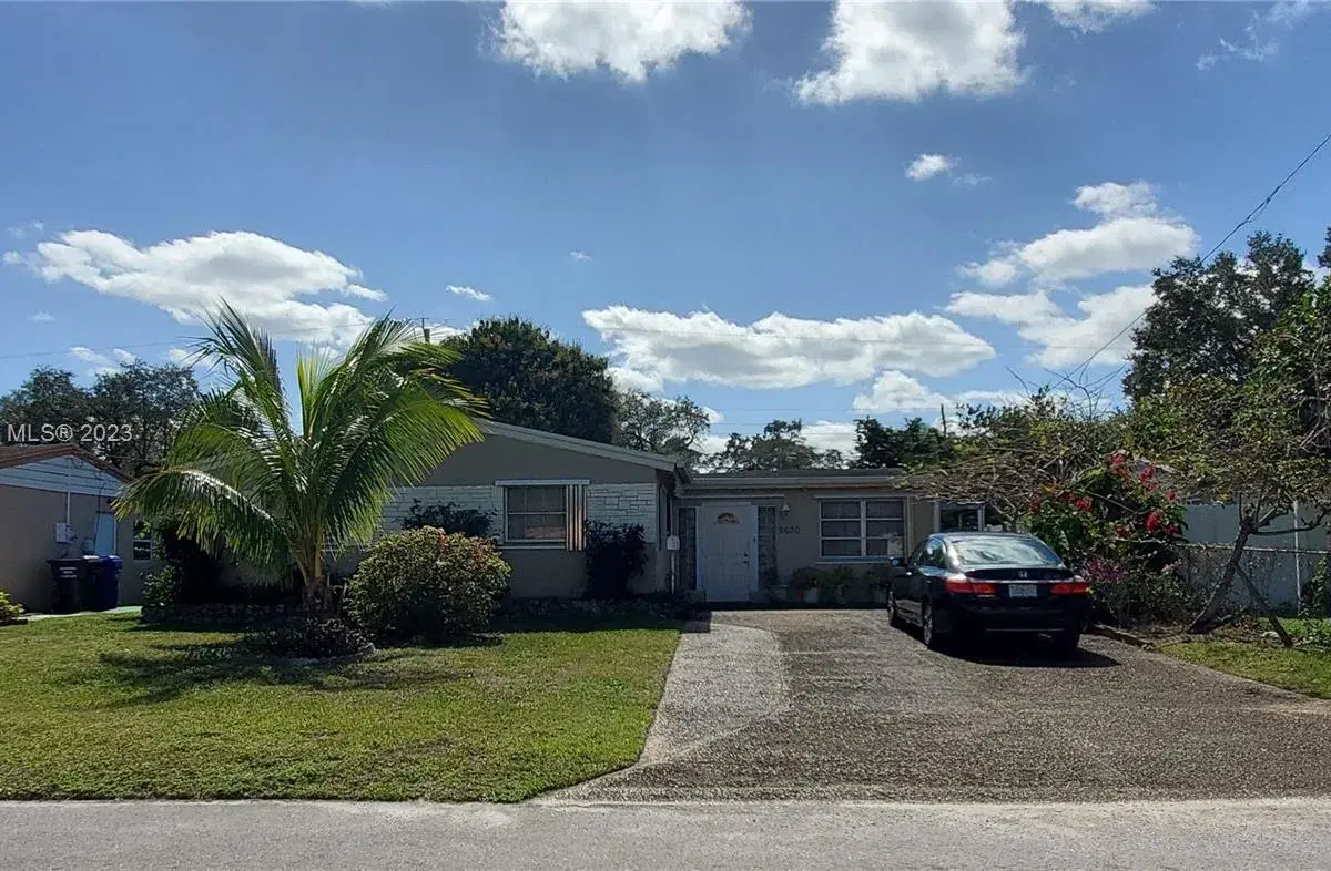 6630 Cody St, Hollywood FL 33024