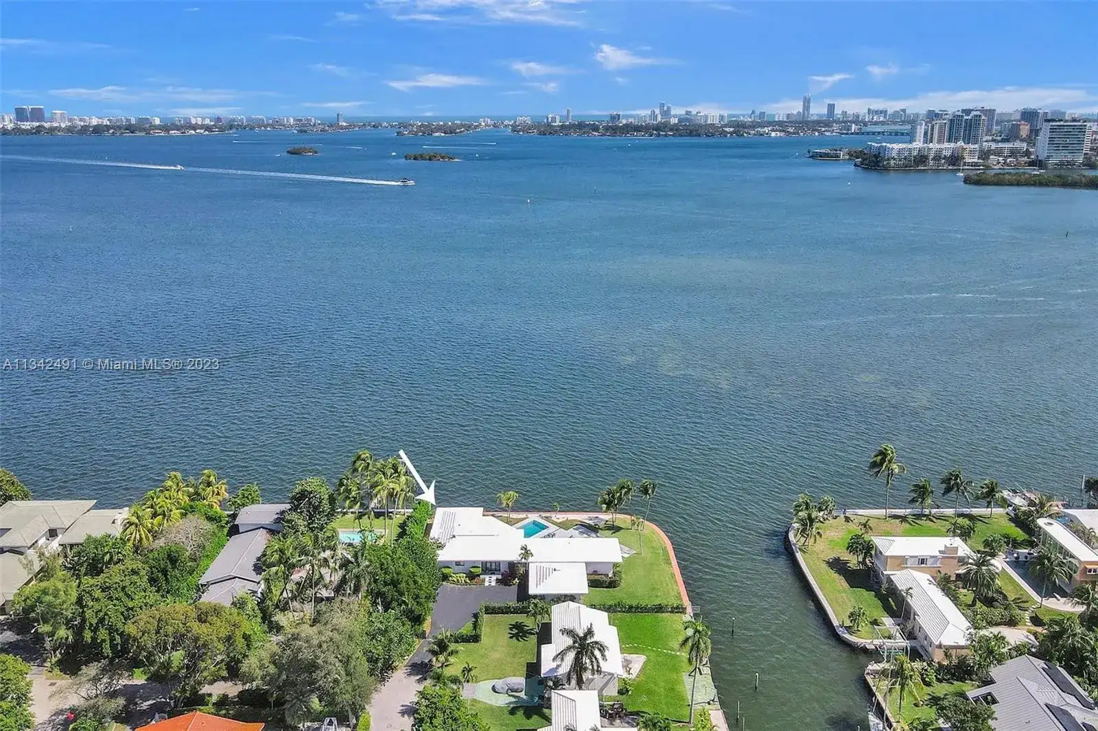 9101 N Bayshore Dr, Miami FL 33138 photo 4