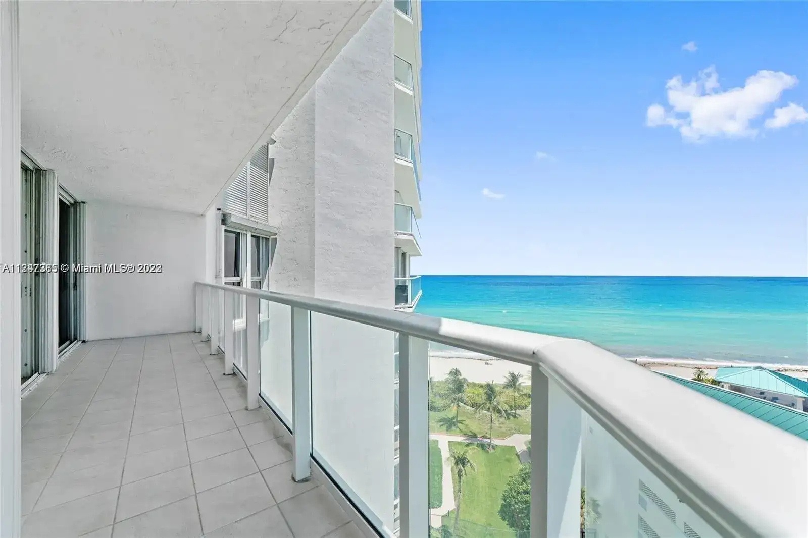 16485 Collins Ave # 932, Sunny Isles Beach FL 33160 photo 2