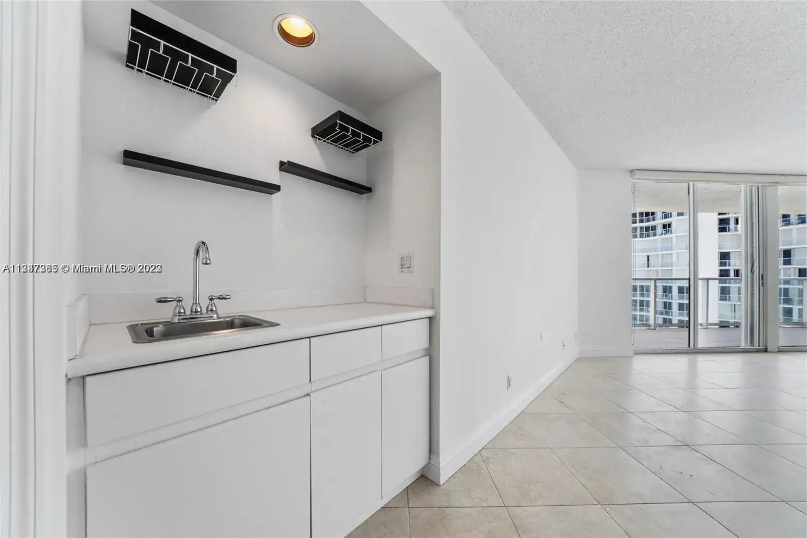 16485 Collins Ave # 932, Sunny Isles Beach FL 33160 photo 4