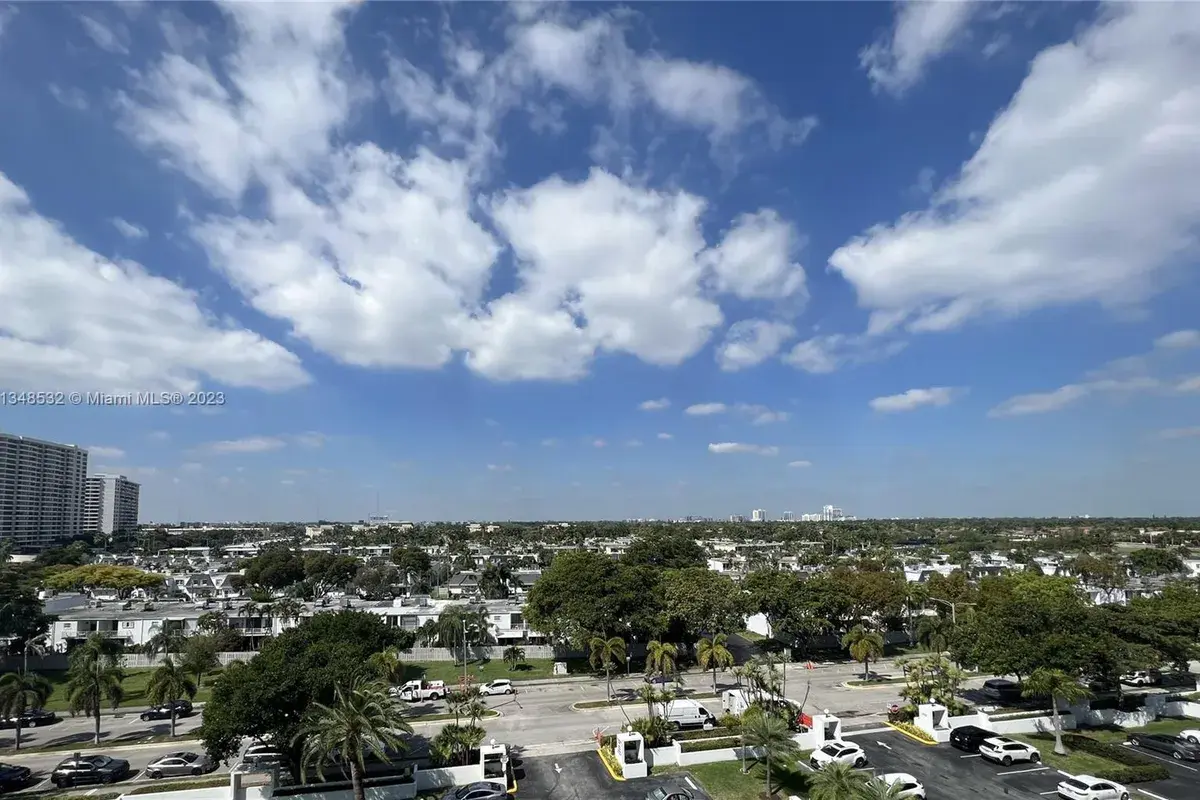 800 Parkview Dr # 827, Hallandale Beach FL 33009