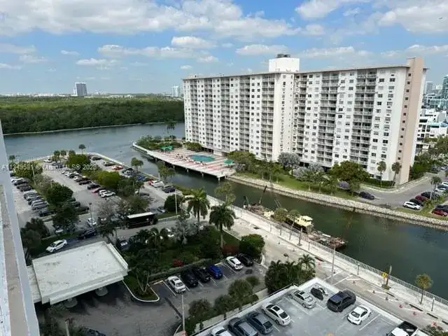 500 Bayview Dr # 1231, Sunny Isles Beach FL 33160 photo 3