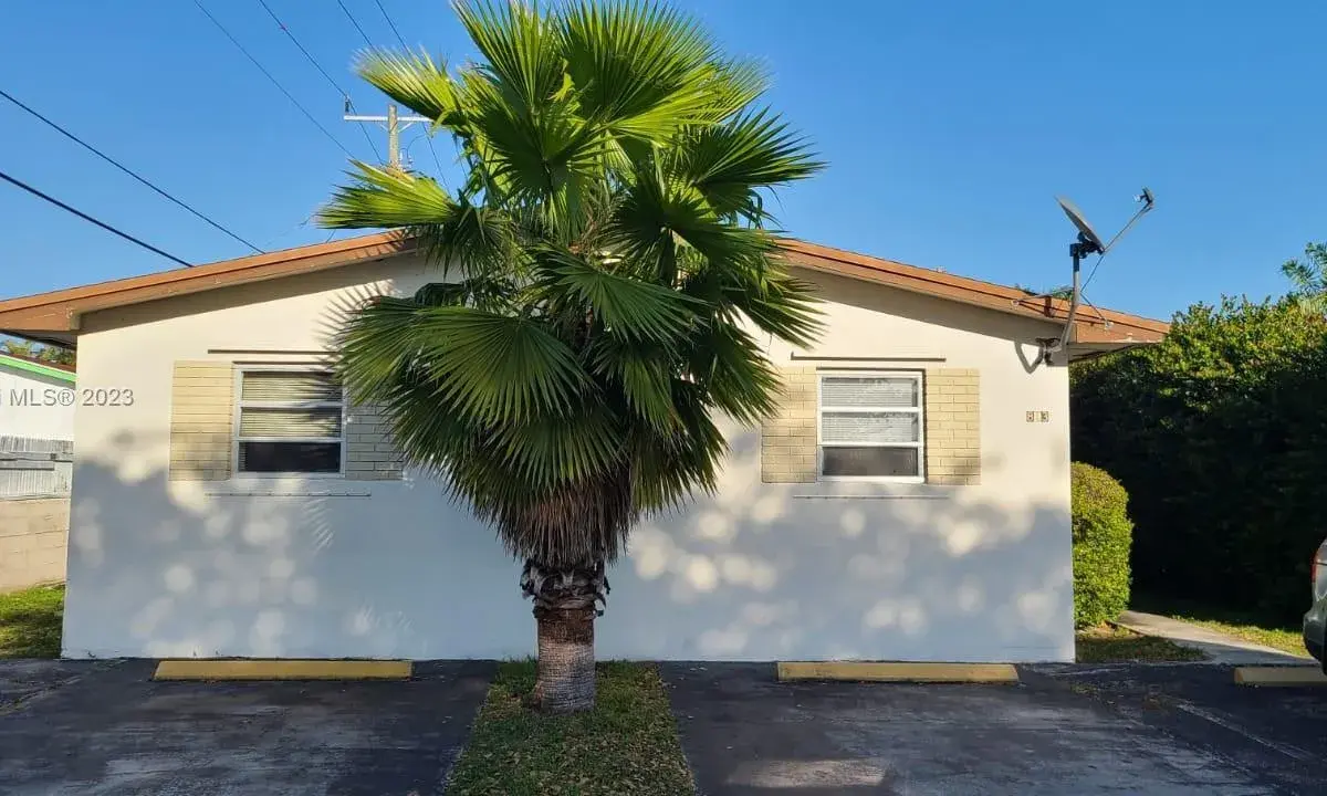 813 SW 7th Ave # 2, Hallandale Beach FL 33009