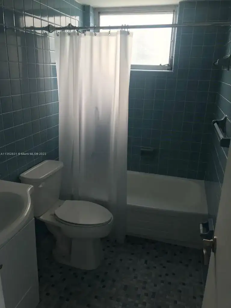 1400 Pennsylvania Ave # 30, Miami Beach FL 33139 photo 2