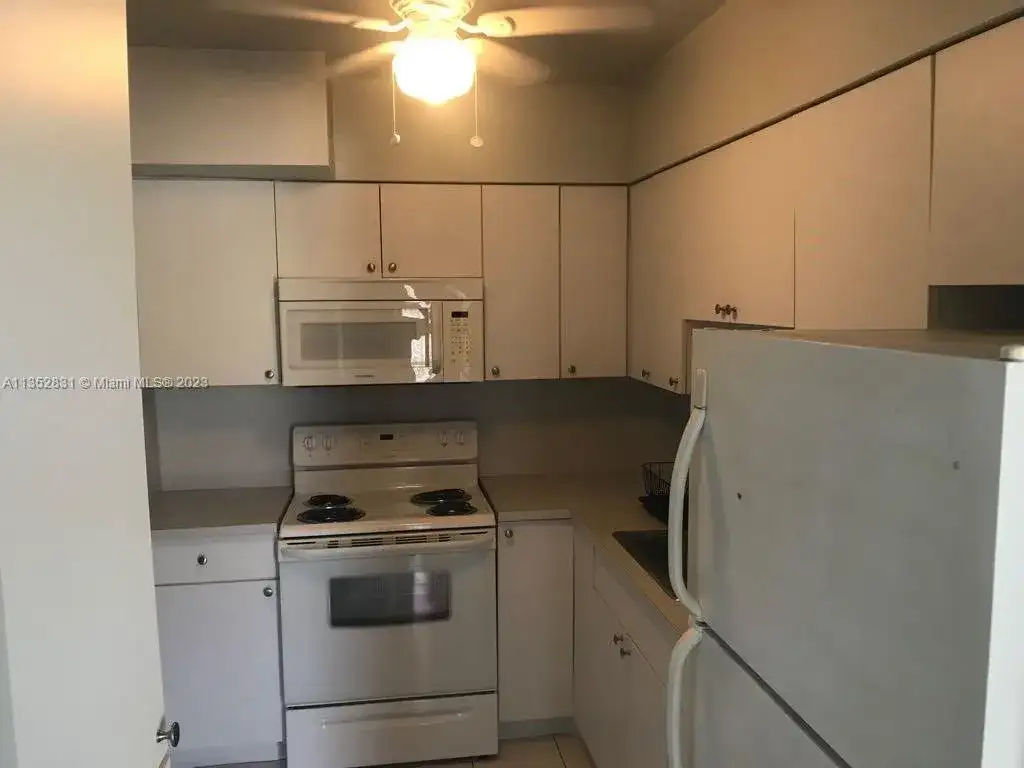 1400 Pennsylvania Ave # 30, Miami Beach FL 33139 photo 3