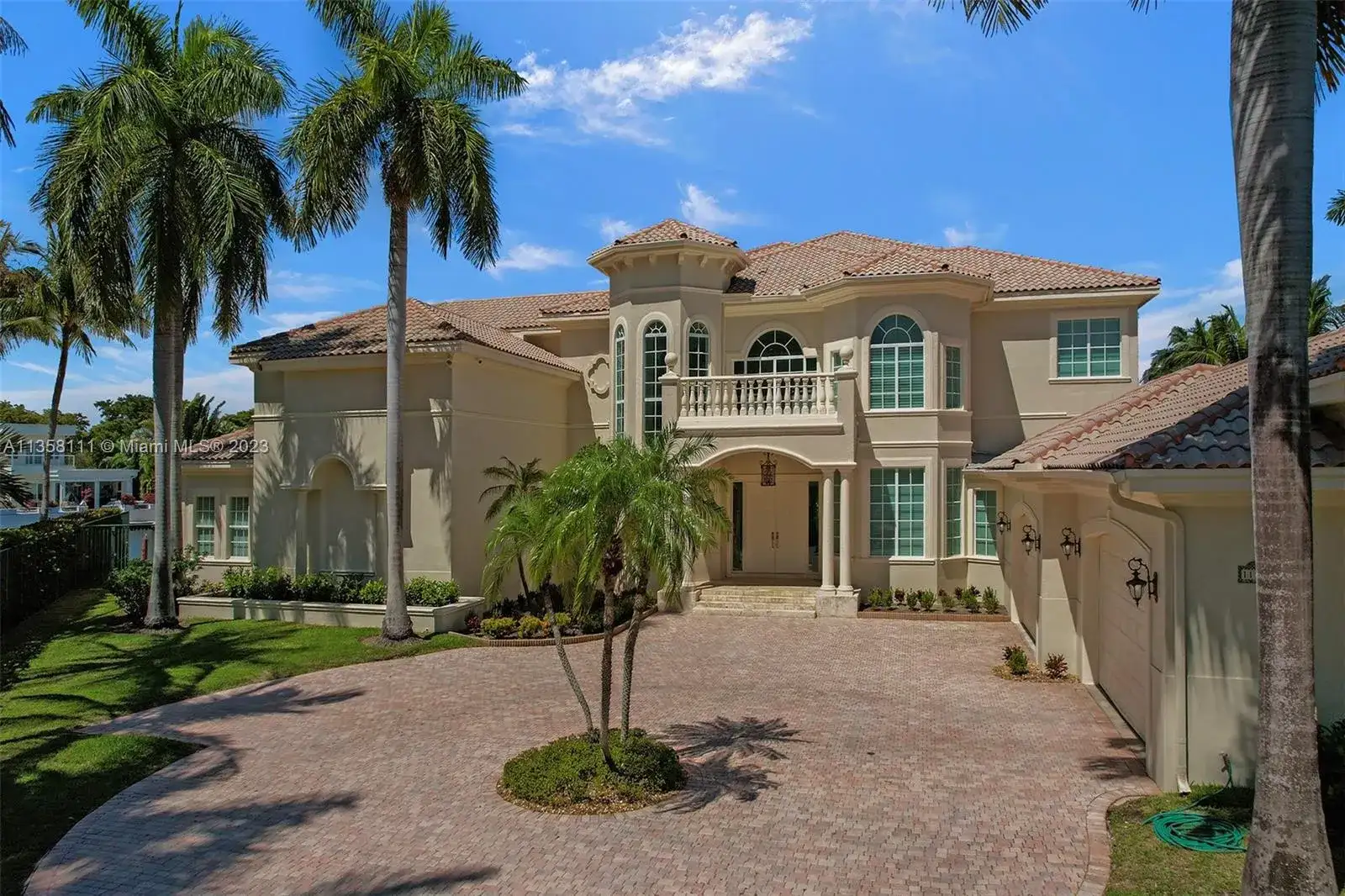 1130 Harbor Ct, Hollywood FL 33019 photo 4