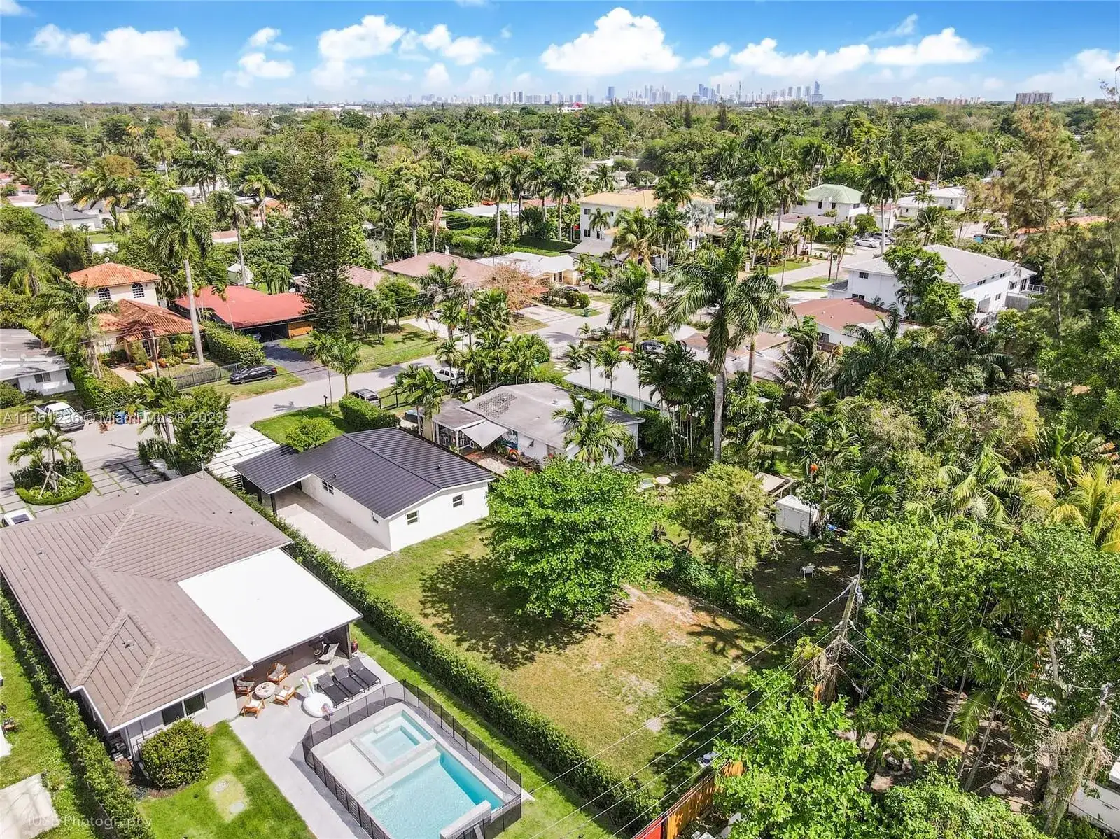 300 NE 116th St, Miami FL 33161 photo 4
