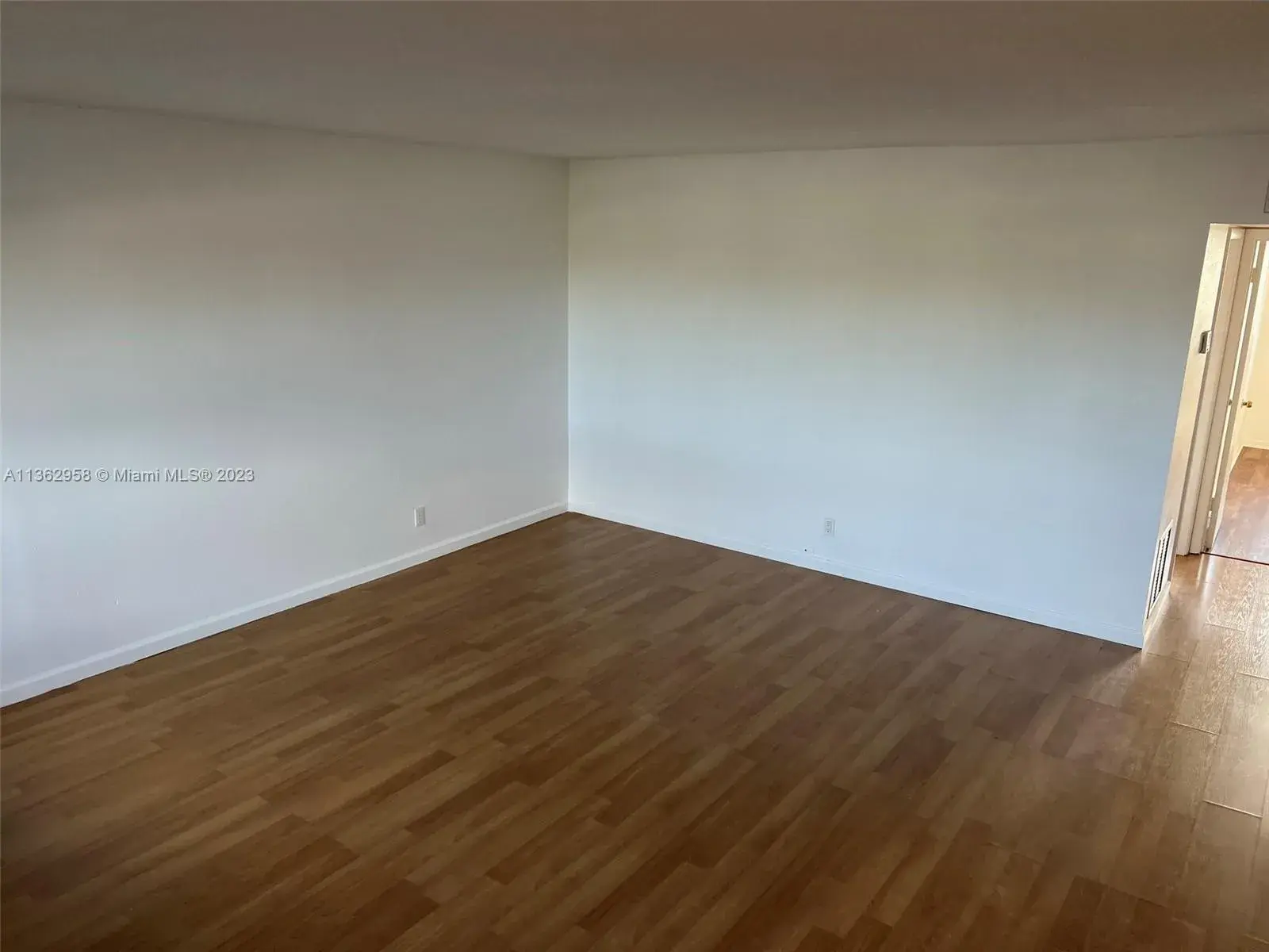 1400 NE 54th St # 303, Fort Lauderdale FL 33334