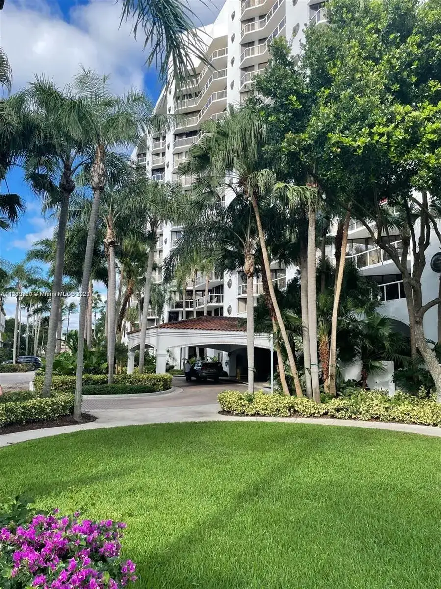 3610 Yacht Club Dr # 509, Aventura FL 33180 photo 2