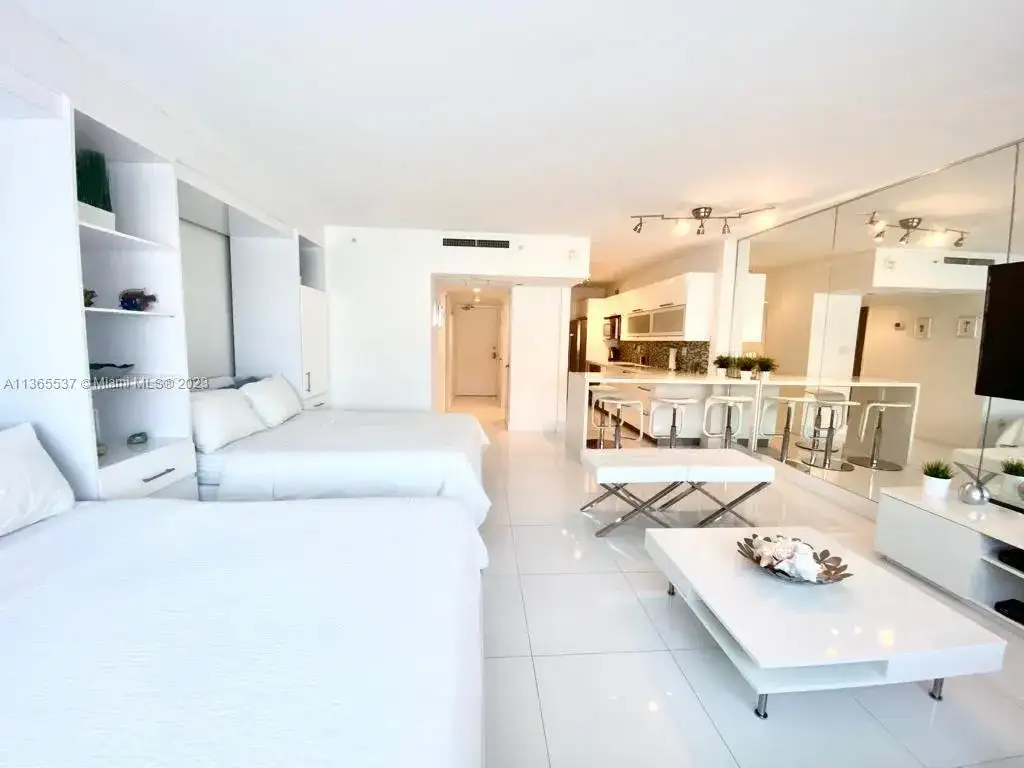 100 Lincoln Rd # 906, Miami Beach FL 33139 photo 3