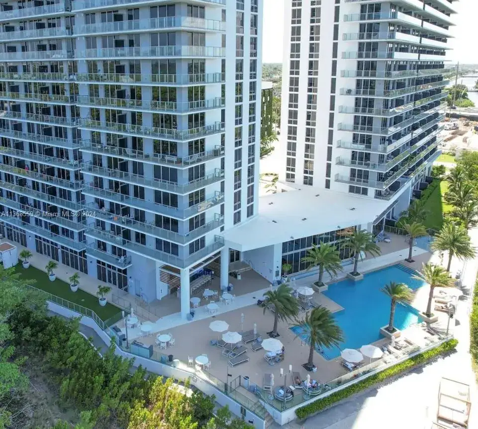 16385 Biscayne Blvd # 7, North Miami Beach FL 33160