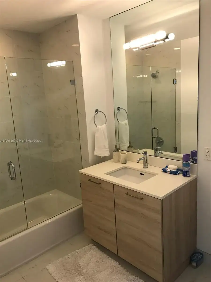 16385 Biscayne Blvd # 7, North Miami Beach FL 33160 photo 4