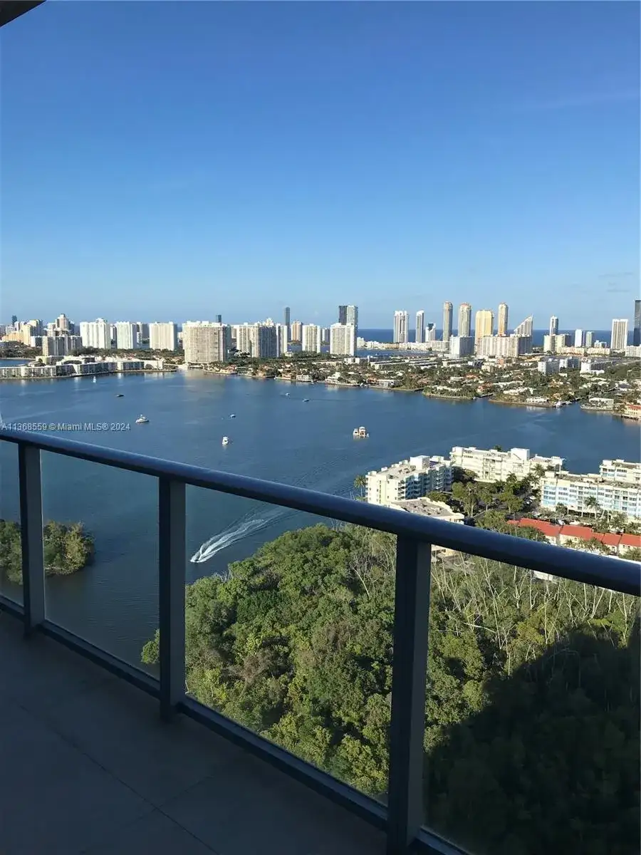 16385 Biscayne Blvd # 7, North Miami Beach FL 33160 photo 5
