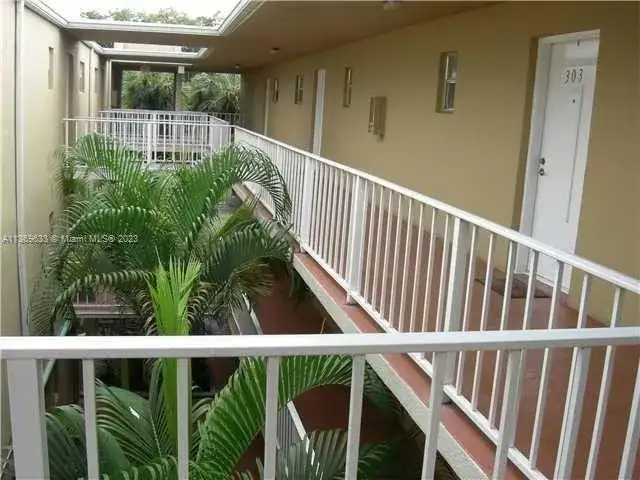 4205 N University Dr # 304, Sunrise FL 33351 photo 4