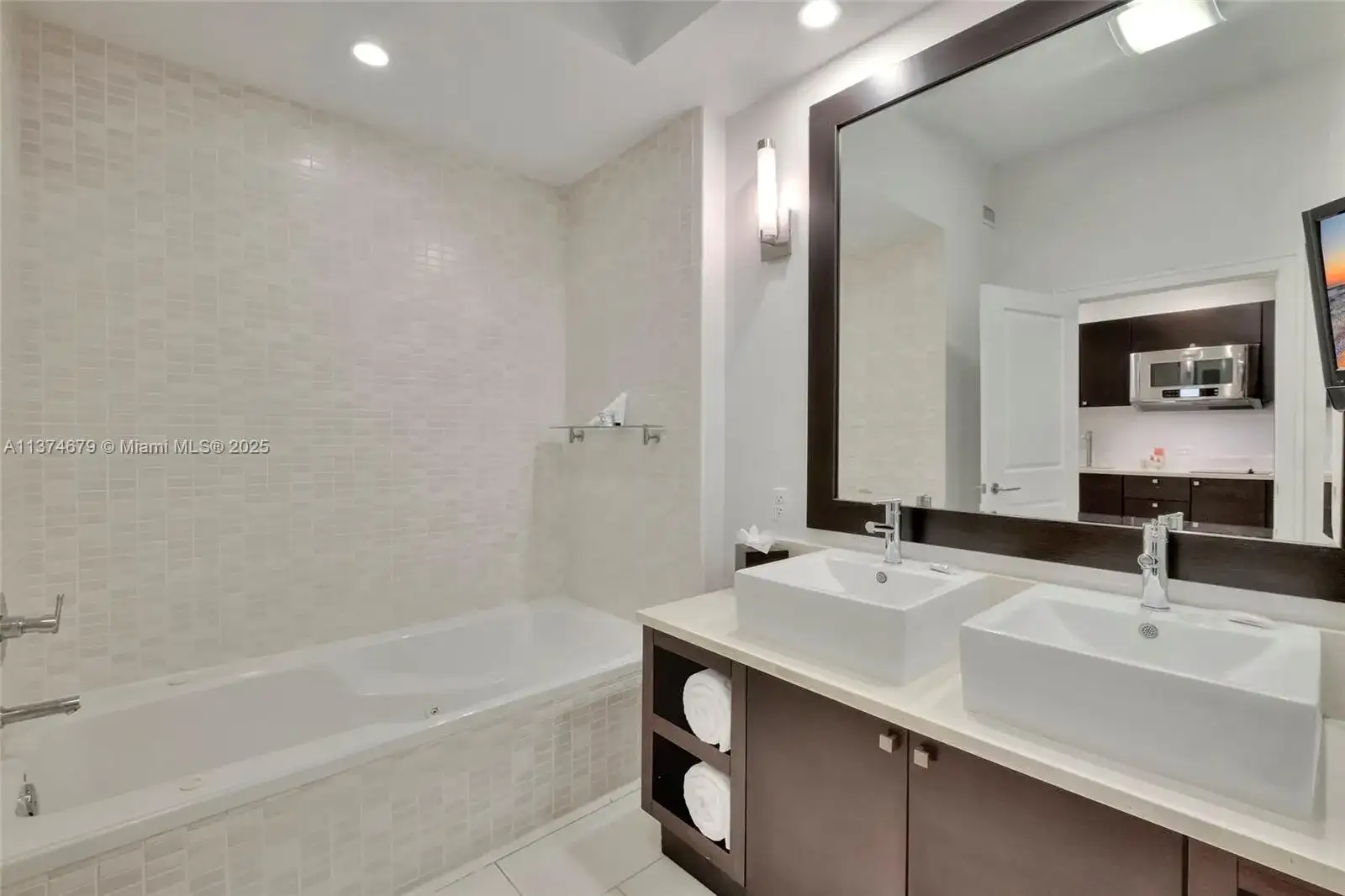 5300 NW 87th Ave # 606, Doral FL 33178 photo 4