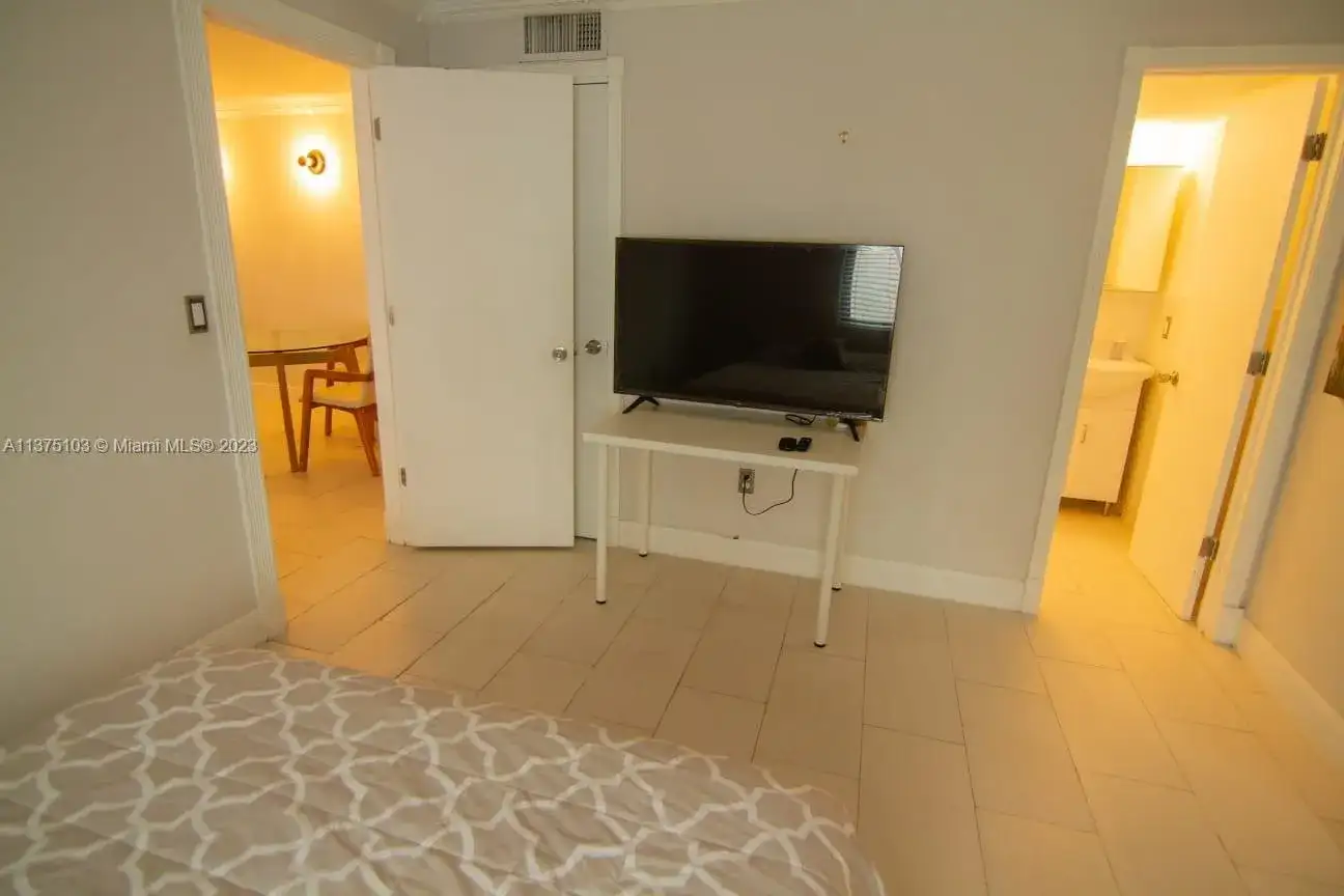 753 Michigan Ave # 2C, Miami Beach FL 33139 photo 4