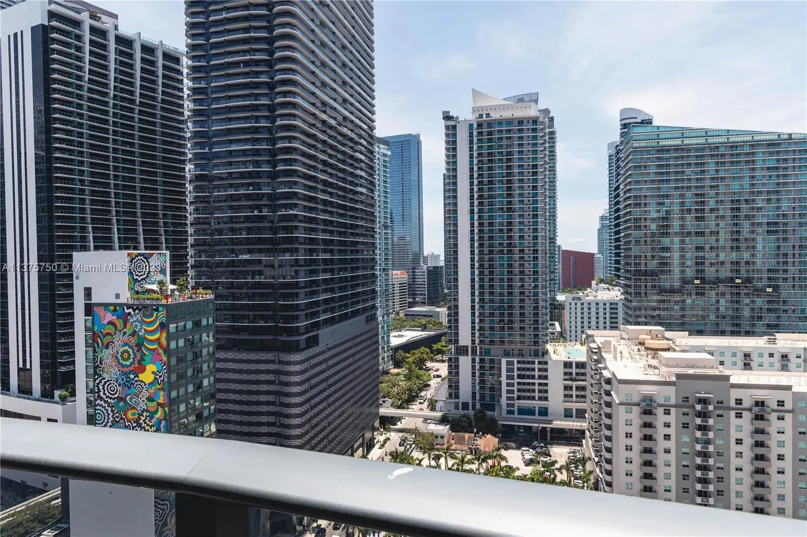 45 SW 9th St # 2206, Miami FL 33130